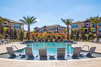 Landing Apartments Near Laurel Park