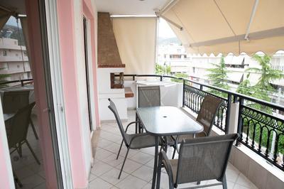 Glyfada s 2 Bdrm Homey