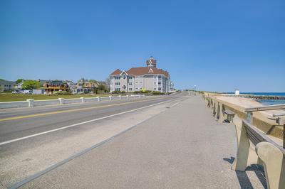 Breezy Oak Bluffs Condo - Steps to Inkwell Beach!