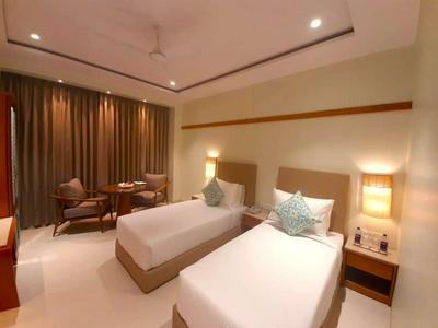 Shyama Sarovar Portico