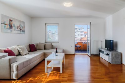 Cherry City Stay Apartment With Parking