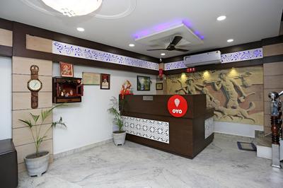 OYO 14220 Hotel BR Plaza