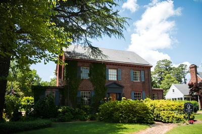 Williamsburg Manor B&B