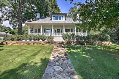 Lush Elkin Home w/ Porch Views & Pool Table