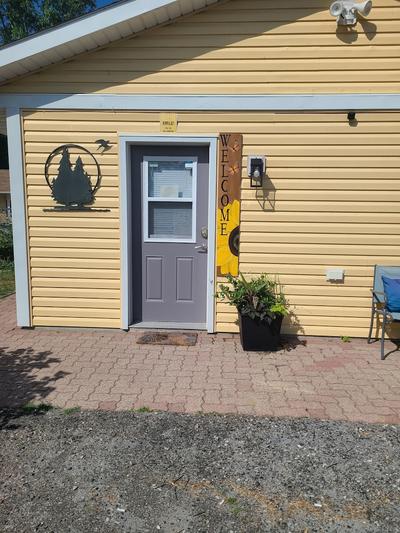 The Pinewood - Adult Getaway by the Lake, Photo 2