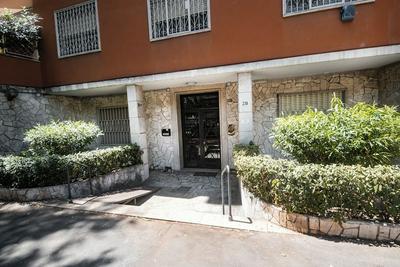 Green Hill Apartment