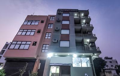 OYO 24236 Q Hotel