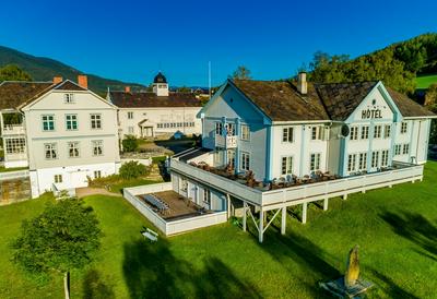 Dale Gudbrands Gard by Frichs