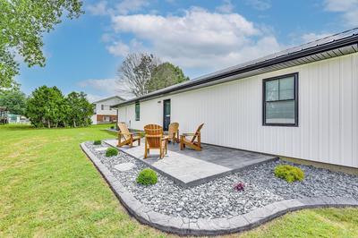 Charming Middlebury Retreat w/ Patio & Fire Pit