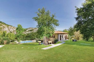 Apartment in Marche Near Urbino and Pool