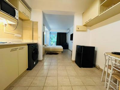 West Coast Hideaway-apt 2