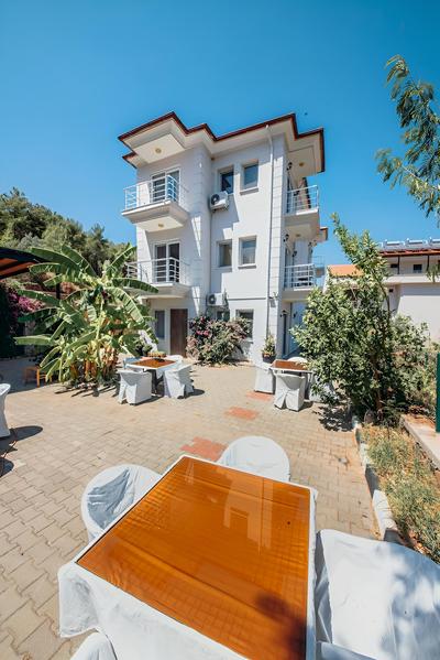 Onoda Hotel & Suites