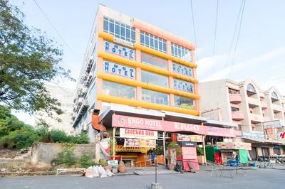 RedDoorz Plus near Vigan City Commercial Center