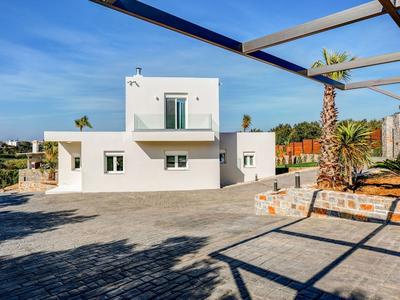 Beautiful Luxe Villa in Private Olive Grove, sea and Mountain View, Close to sea