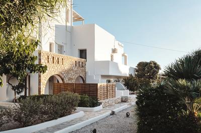 Almiriki Naxos Beachside Living