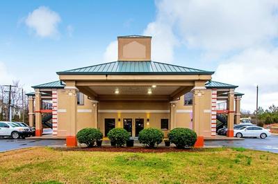 Quality Inn & Suites Dickson