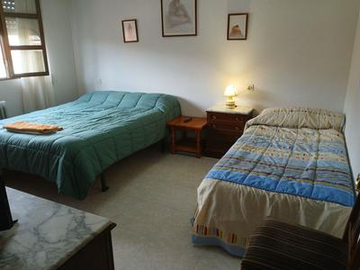 Room-triple Room in Chalet in Toledo