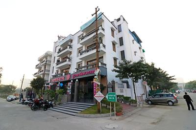 Hotel Vizima Crossroard 45