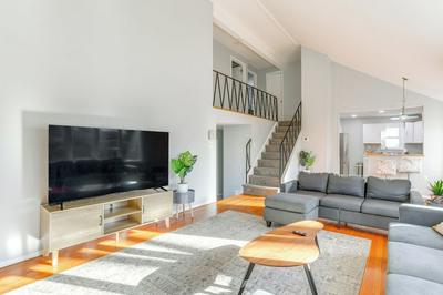 3 Mi to Dtwn: Home w/ Yard in Newark