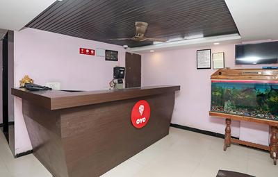 OYO 13392 Hotel Neeraj