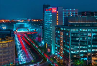 ibis One Central Hotel