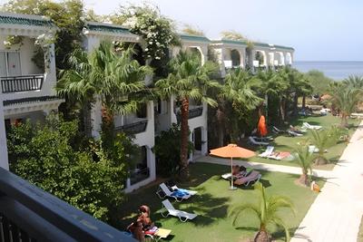 Palmyra Golden Beach Families and Couples