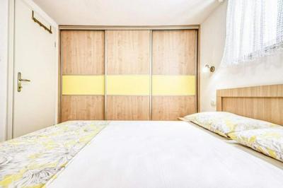 Ennio - 100m From the Beach - A3 Žuti