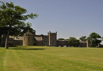 Sneaton Castle Centre, Foto 2