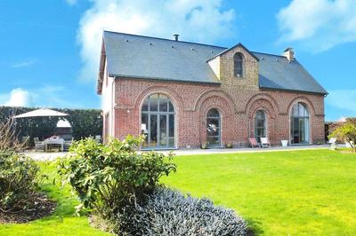 Architectural Villa Near the Coast, Sainte-colombe