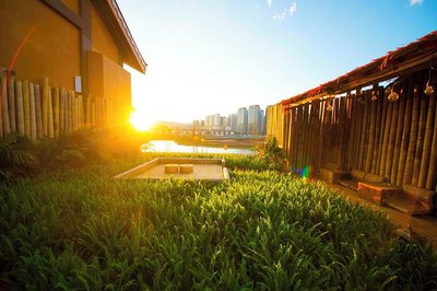 26Life Nationality Inn