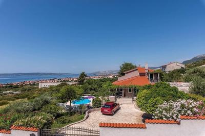 Villa Belezza Sleeps 8 With Pool