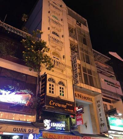 Crowne Meow Bui Vien Hotel 2