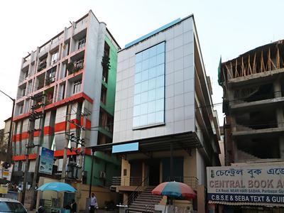 OYO 11723 Hotel Barney Grand