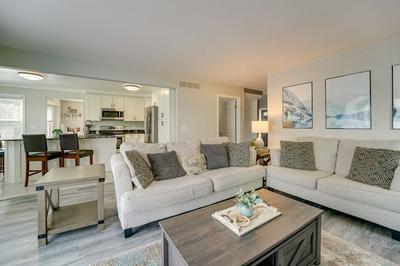 Pet-friendly Vacation Rental in Wixom w/ Hot Tub!
