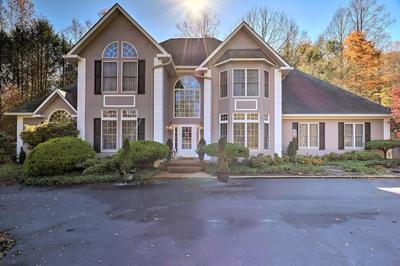 Million-dollar Estate by Downtown Franklin!