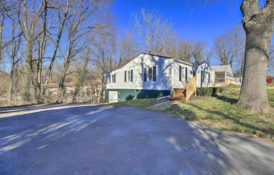 Cozy Bristol Home w/ Yard ~ 1 Mile to Downtown!