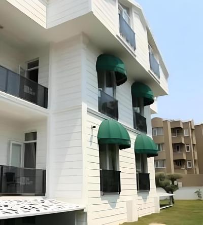 In Suit Luxury Hotel