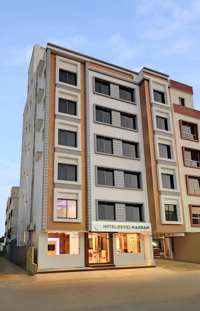 Hotel Devkinandan