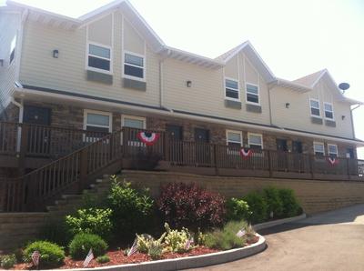 Price Pointe Inn