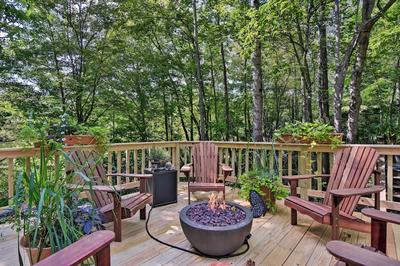 Cozy Hideaway w/ Grill, 17 Mi to Asheville