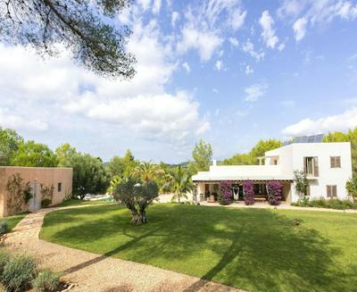 Holiday Home With Wooden-beamed Patio