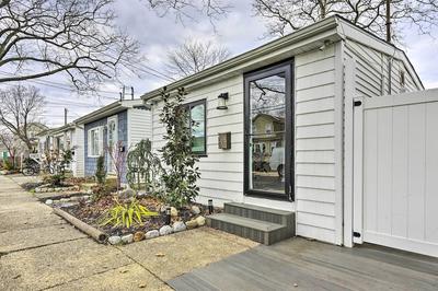 Belmar Cottage w/ Deck & Fire Pit!