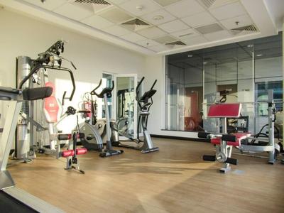 Lovely 1BR in Sports City With Golf Course Views!