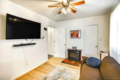 1 Mi to Dtwn: Remote Work-friendly Apt in Hampton!