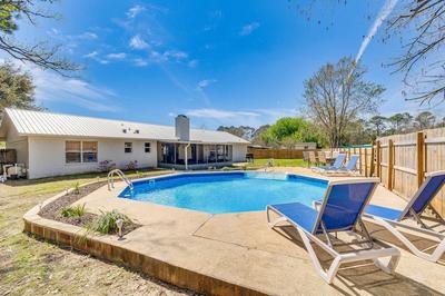Charming Pensacola Home w/ Screened Lanai & Grill!