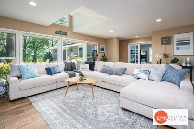 Lakeside Retreat - Waterfront Quiet Neighborhood