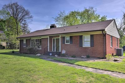 Dog-friendly Home: 1 Mi to Downtown Hendersonville