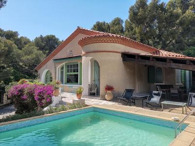 CASSIS HOSTEL Les Heures Claires
