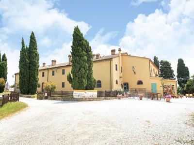 Appealing Apartment in Collesalvetti With Garden