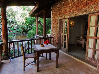 White Elephant Sea & Art Lodge